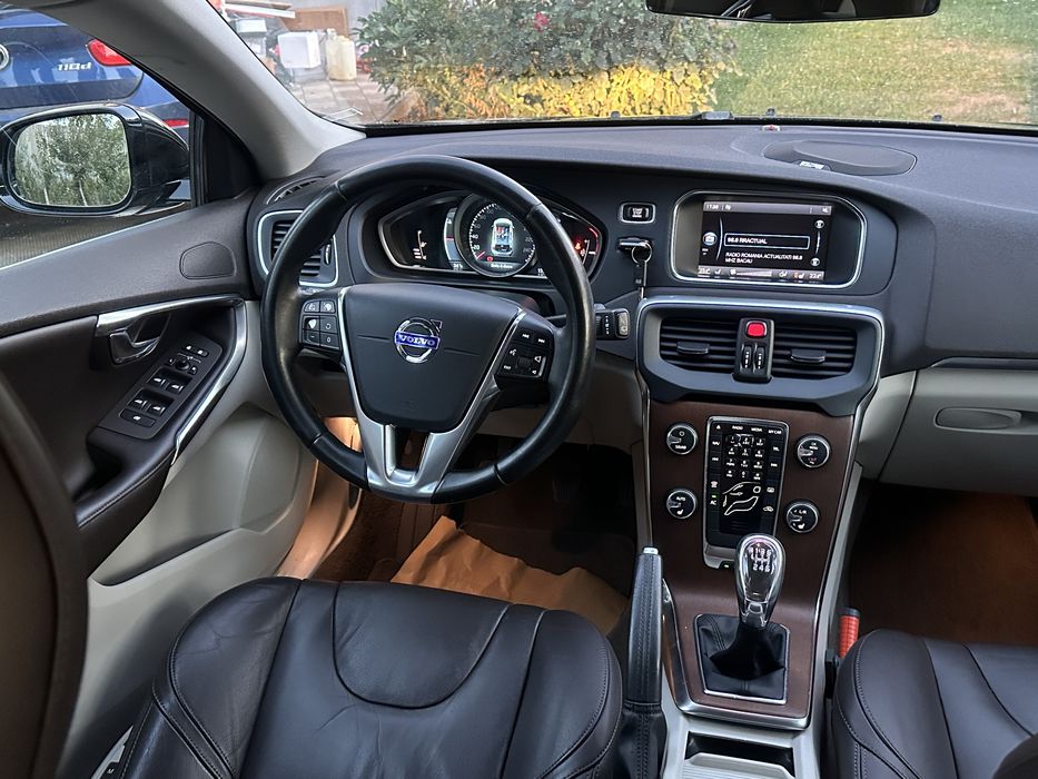 Volvo V40 * Summum * 1.6 D * 2013