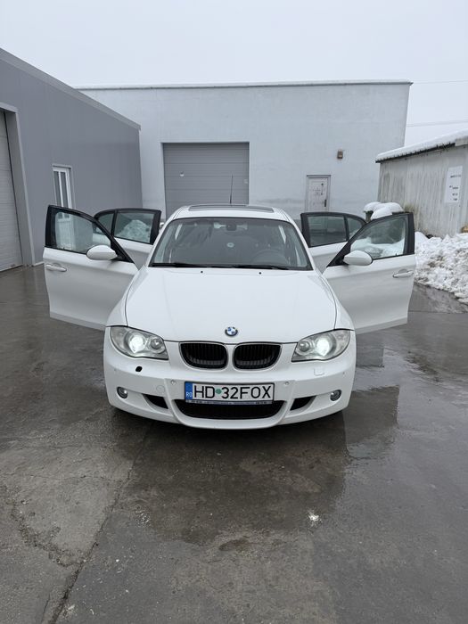 Vand autoturism marca  BMW  Seria 1  anul 2008