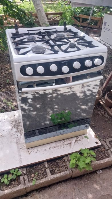 Продам газовую плиту