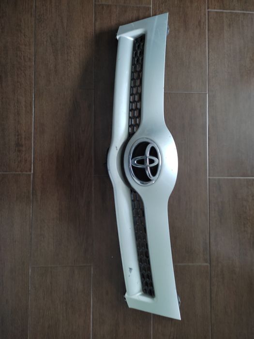Grila fata Toyota Corola Verso