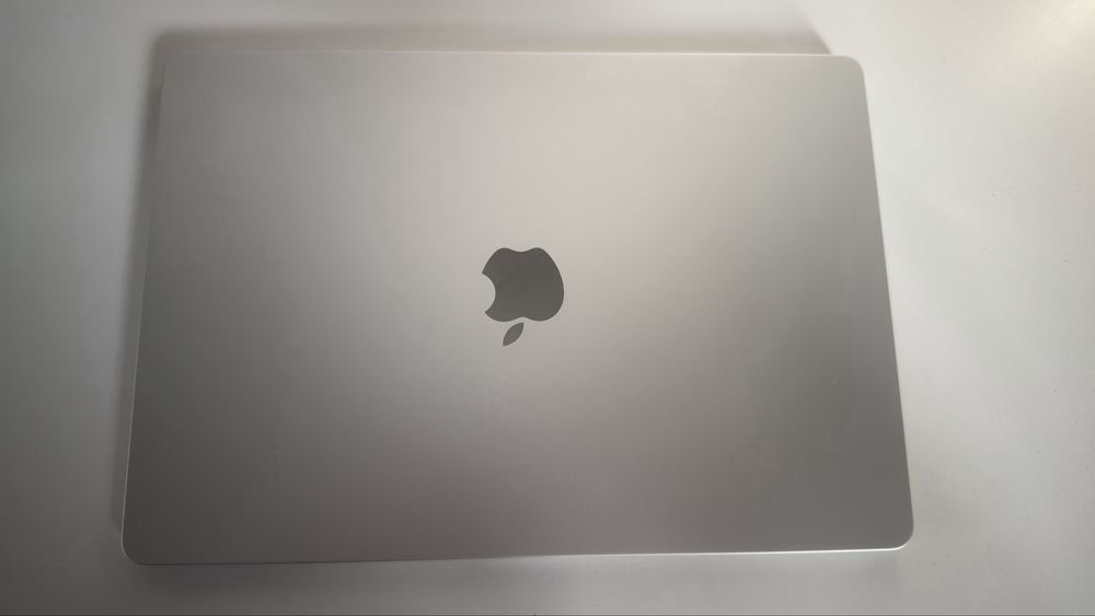 Macbook Air 15’ M2 512gb 8gb RAM