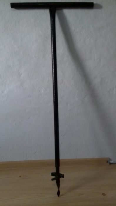 Burghiu manual pentru gropi în pământ reglabil cu discuri 20 cm