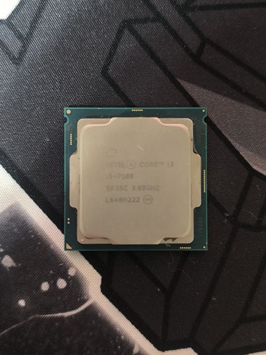 Продам 2 процессора и 2 плашки ОЗУ