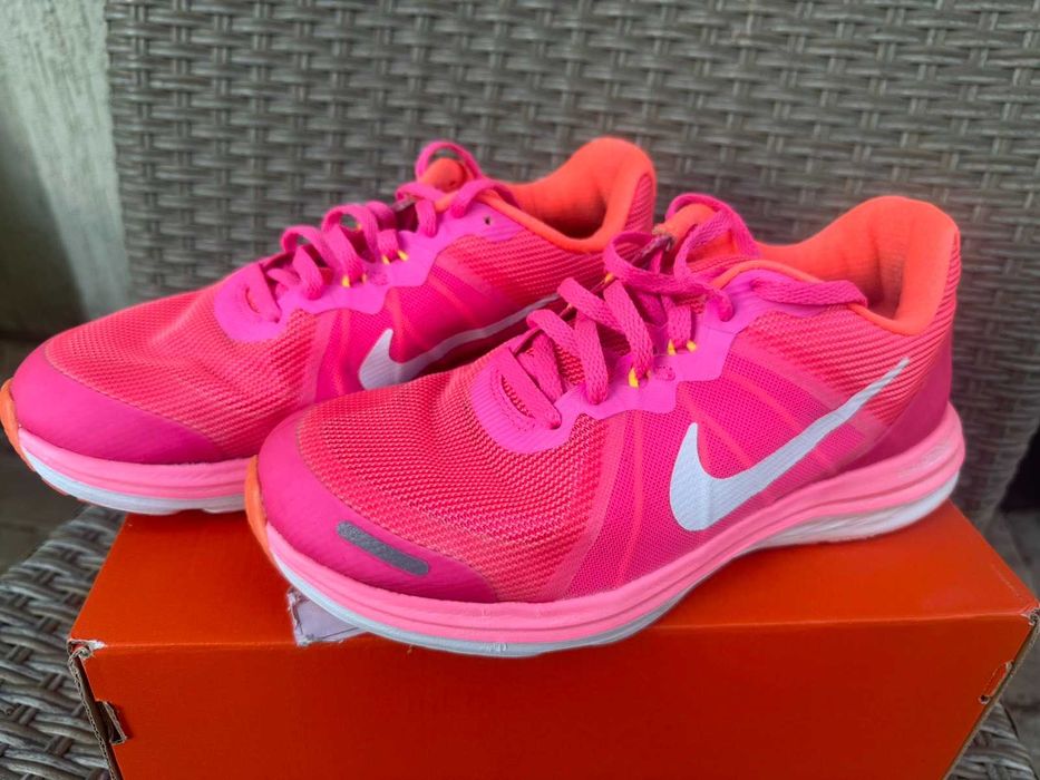 Дамски маратонки Nike