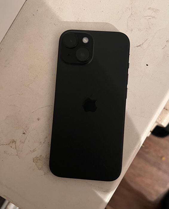 iPhone 15 емкость %100%