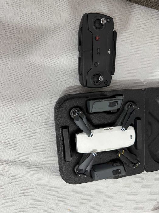 drona DJI SPARK in stare perfecta