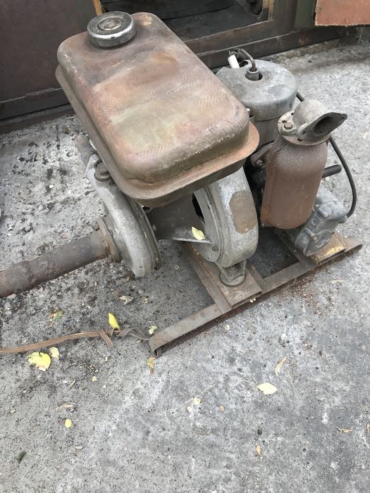 Дачный мотор , воденая помпа