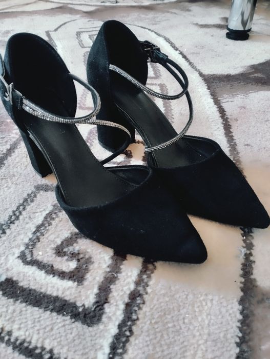 Продам туфли замшевые