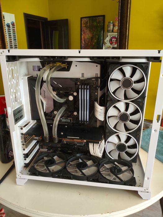 компютър – i7-9700k, 1080Ti, водно охлаждане EKWB– ВАРНА