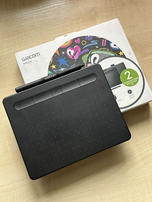 Графический планшет Wacom intous Small
