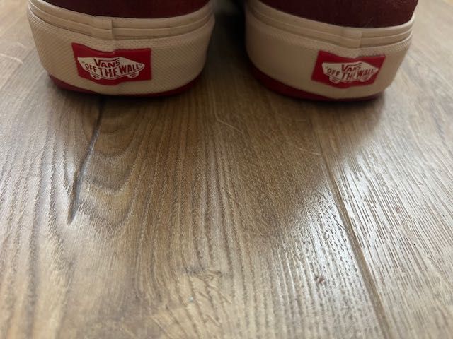 Продавам обувки VANS SK8-HI MTE-2 - 40.5 номер
