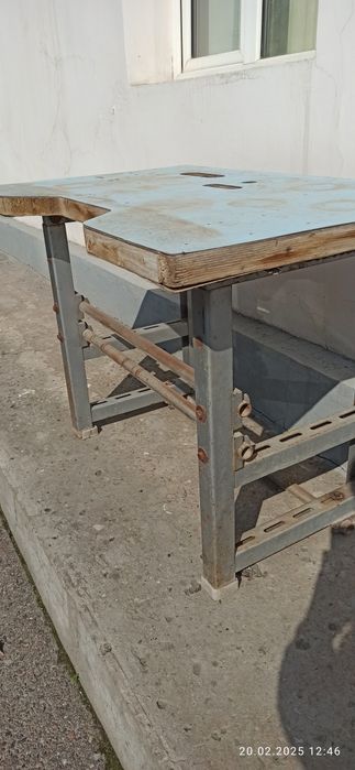 Продаются столы от швейной машины.