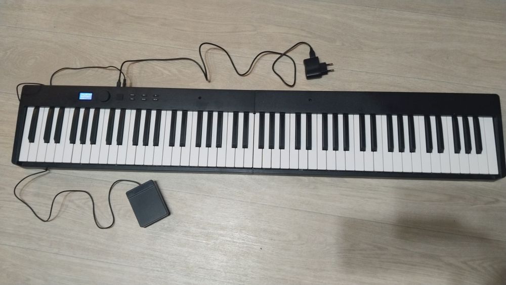 Пианино, 1м 22см,