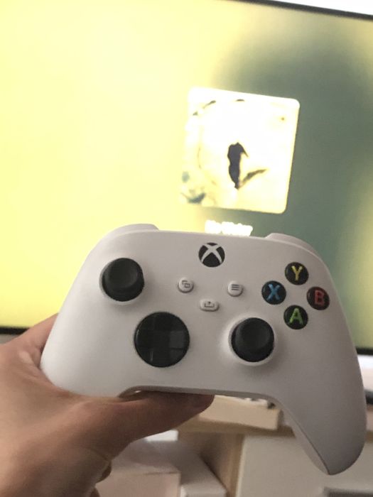 Продам xbox one s 1tb