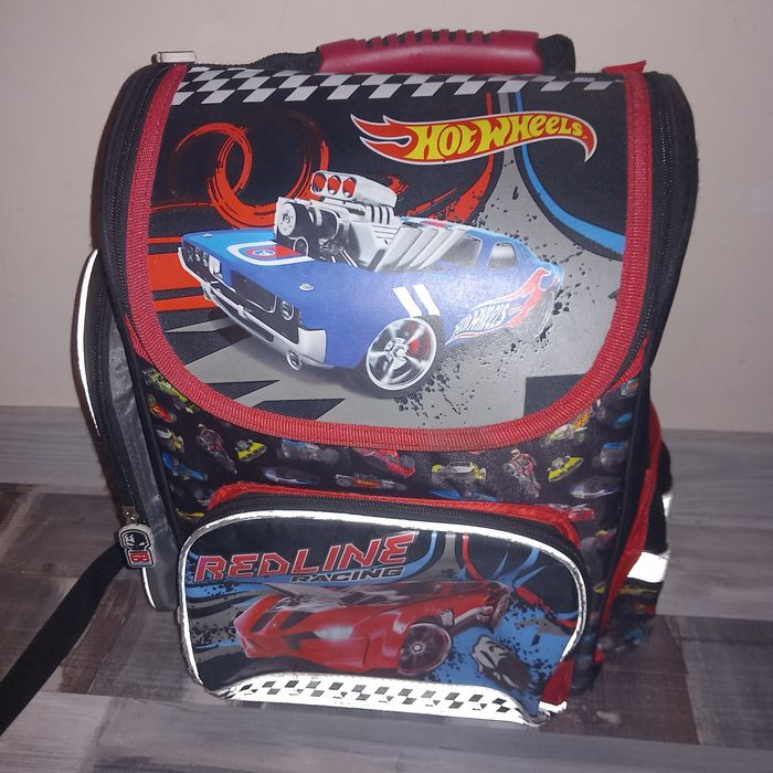Ергономична ученическа раница Hot Wheels + несесер Hot Wheels