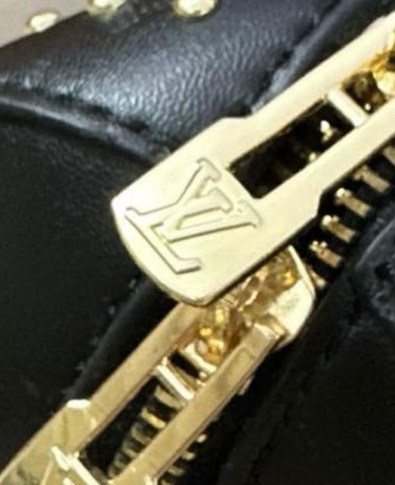 Louis Vuitton-Автентична чисто нова дамска чанта