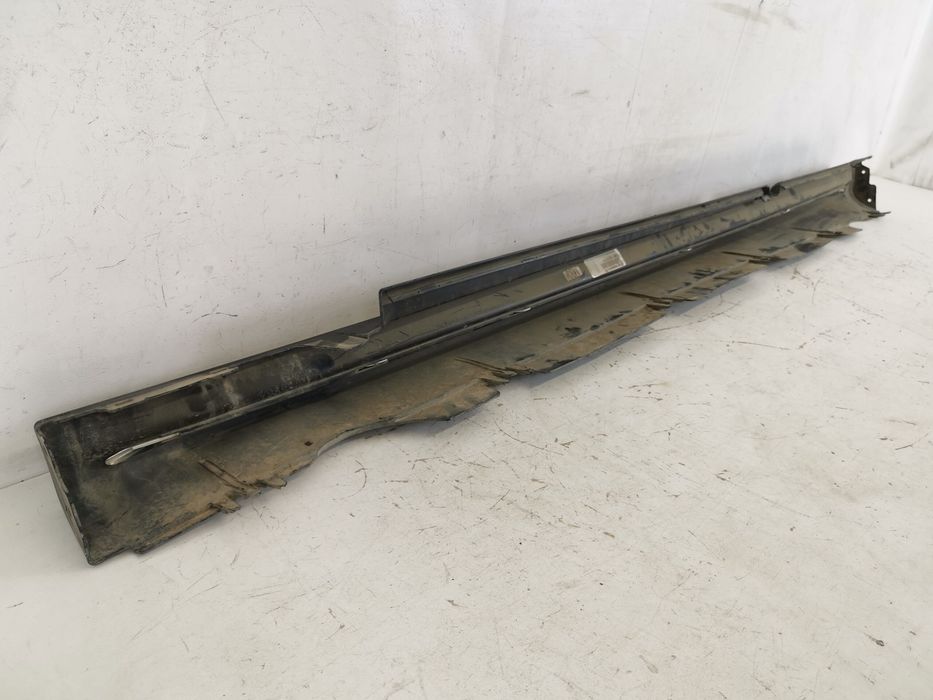 Десен праг Мерцедес-Бенц / Mercedes-Benz GLC 1 AMG Оригинален, в добро