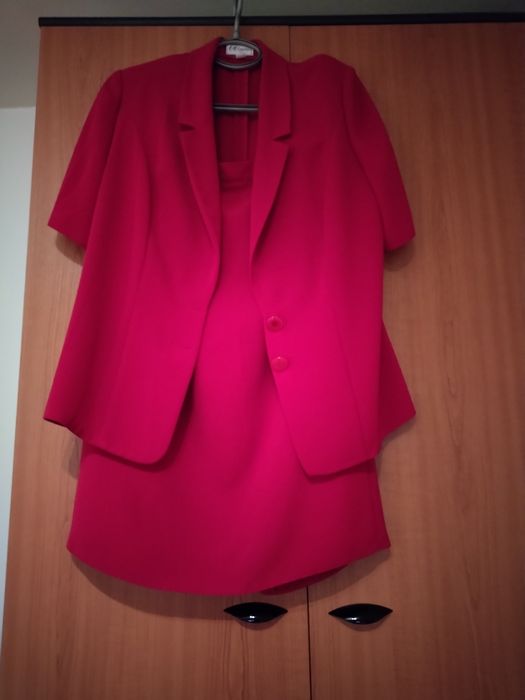 Rochii, sacouri , compleuri mărimea 44-46