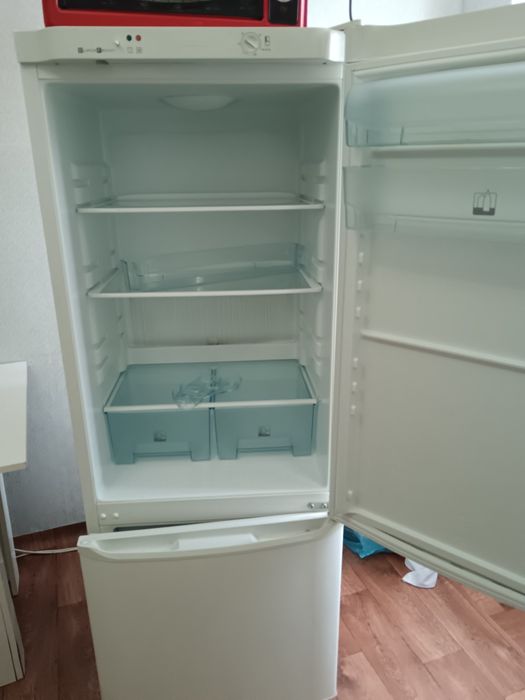 Срочно продам холодильник