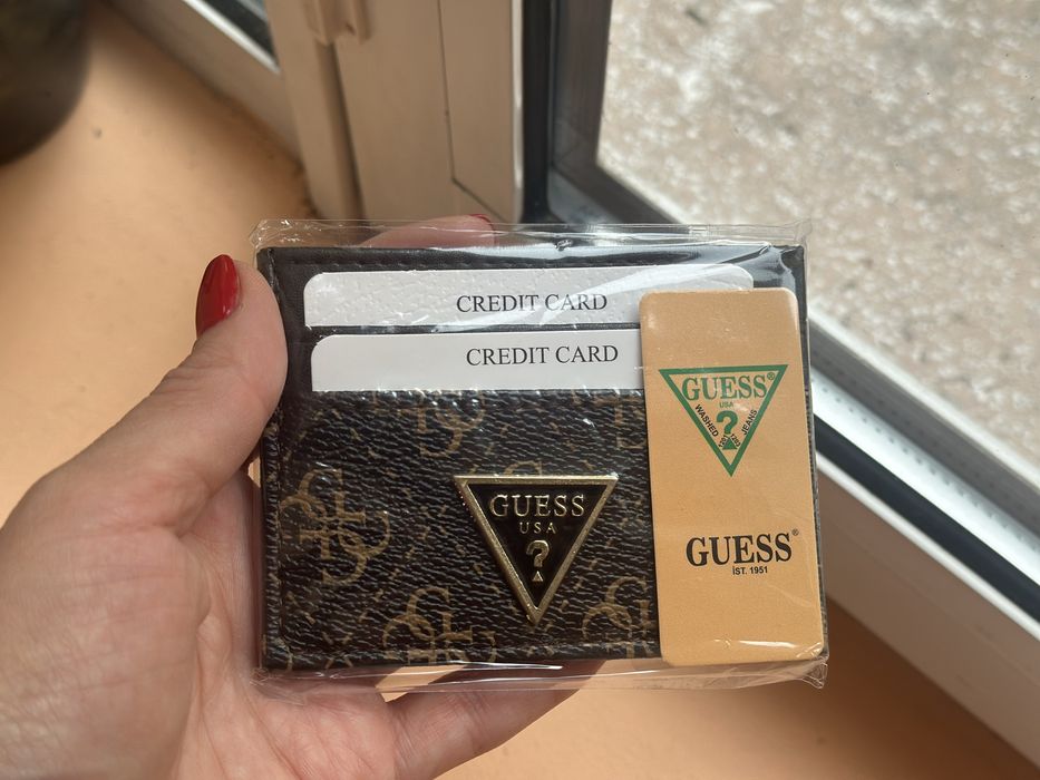 Оригинален визитник, кардхолдър Guess