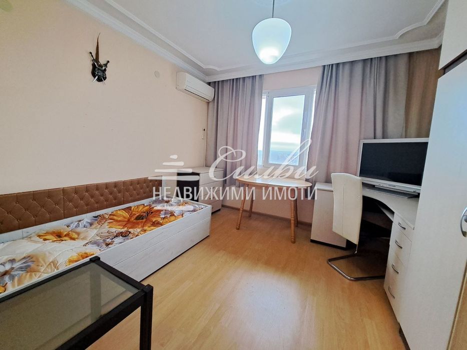 Тристаен ТУХЛЕН обзаведен апартамент - кв. ЦЕНТЪР