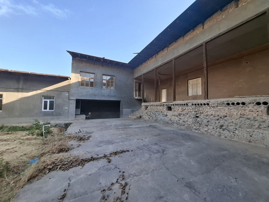 Маданиятда уй сотилади.  Продаётся дом