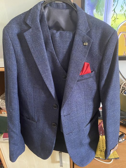 Костюм шикарный на мальчика