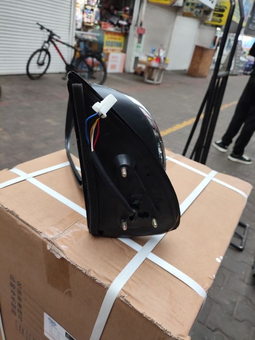 Хайлюкс боковое зеркало