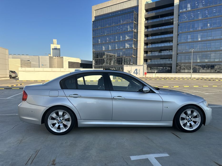 BMW E90 330d M Sport Original | M57 231 CP | Trapă | Keyless | Xenon Adaptiv