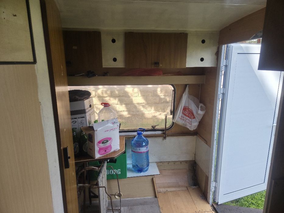 Каравана без документи