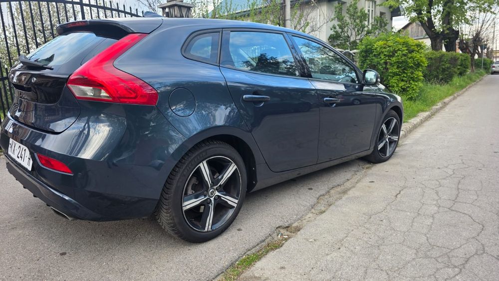 Volvo V40 2.0 D2 * An 2017* Euro 6 * Cutie Manuala