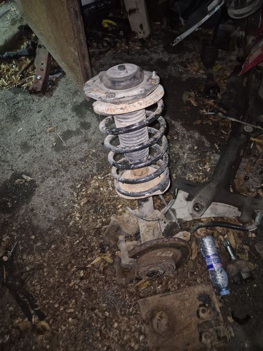 Амортисьори макверсони за Пежо Партнер 2005г