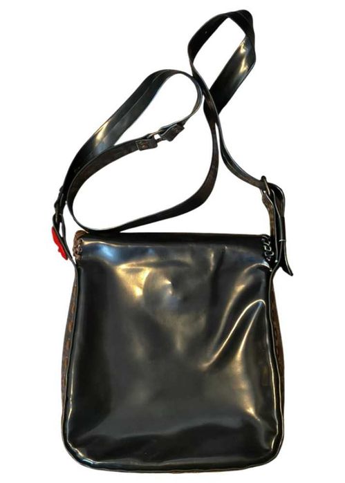 Vand poseta de dama lucrata manual, din piele naturala, neagra