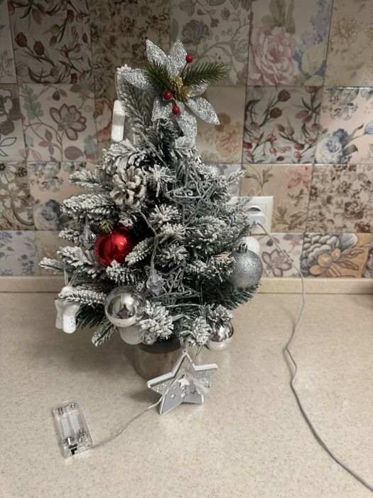 Настольная елочка и гирляндой, бу