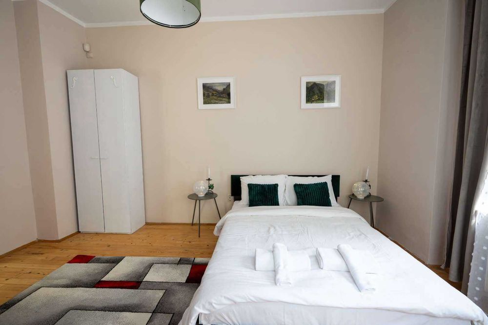 Дава се под наем Тристаен апартамент в София, Център - 70 кв.м за 999 € - Снимка #12