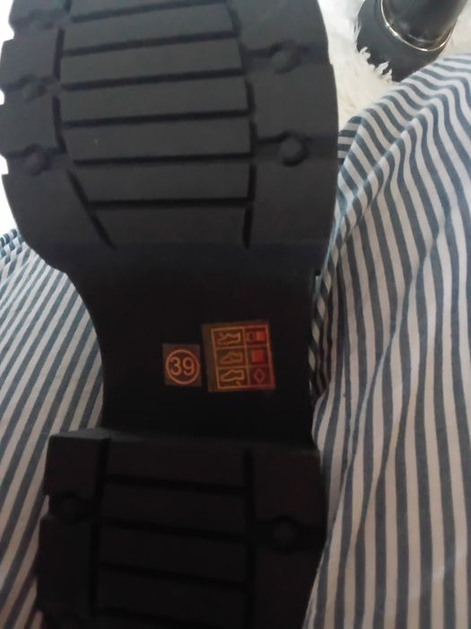 Топли боли от естествена кожа