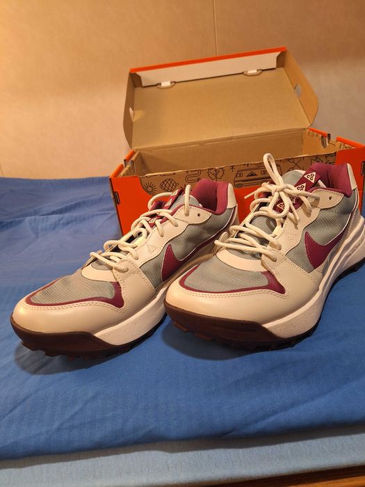 Чисто нови мъжки маратонки  NIKE ACG Lowcate