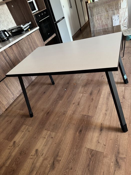 продам кухонный стол