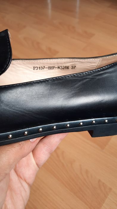 Продам лоферы кожанные Sasha Fabiani