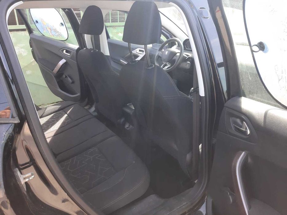 Peugeot 2008 - 1.6 HDi