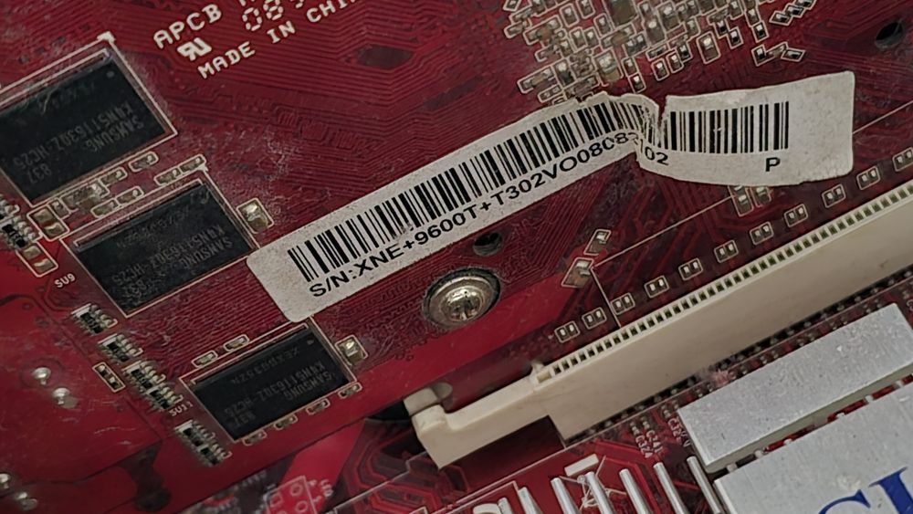 Компютър с монитор