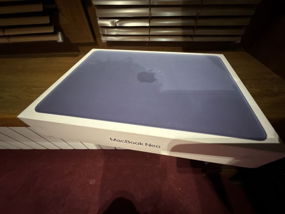 MacBook Neo 8/256GB — Yangi / Ish va o'qish uchun