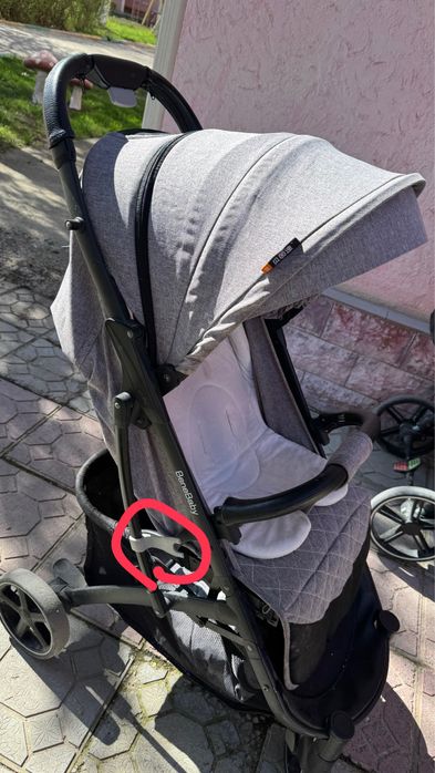 Детская прогулочная коляска