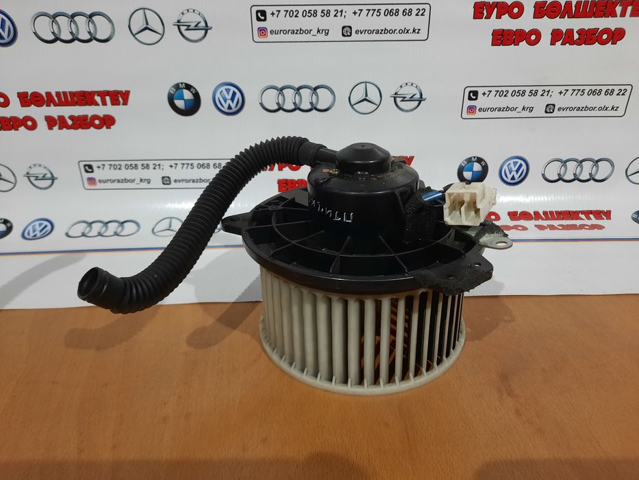 Моторчик печки Мазда