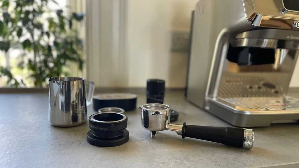 Кофеварка Итальянская  DeLonghi La Specialista Touch