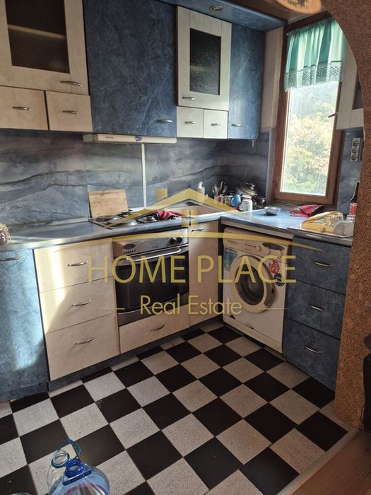 Тристаен апартамент в близост до Морска администрация