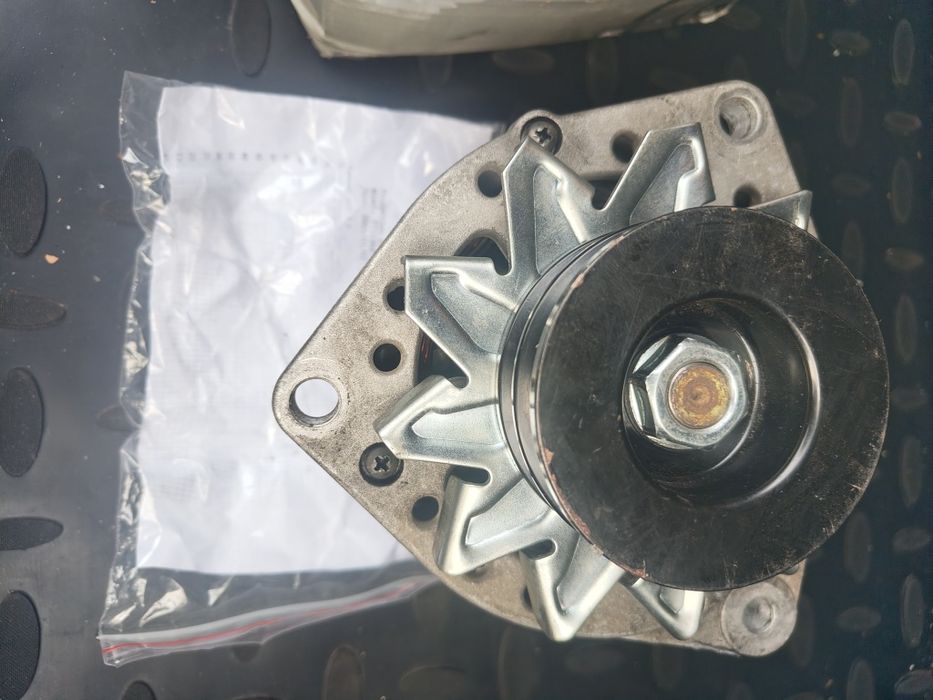 Запчасти на двигатель, генератор MAN L2000. 8 . 150