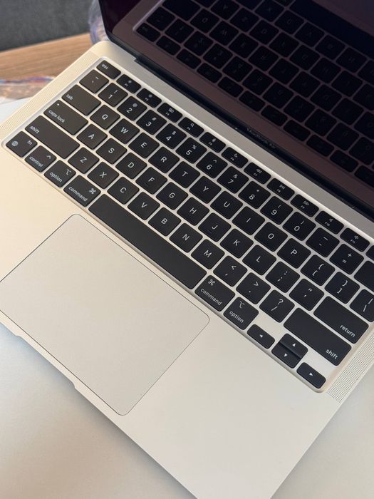 MacBook Air 13 2020 M1 100% / Б/у1