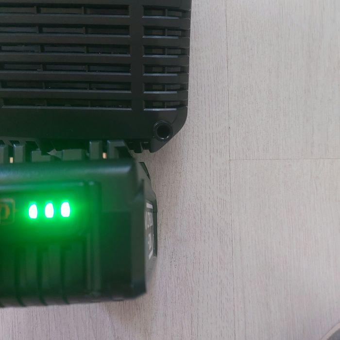 [НОВО] Мощен Комплект 18V 5.0Ah Батерия + Зарядно за Bosch Professional (Синя серия)