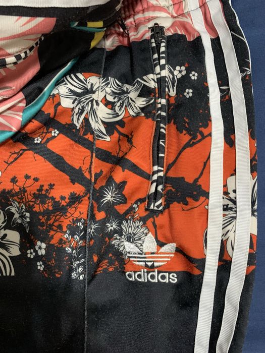 Долница на Adidas